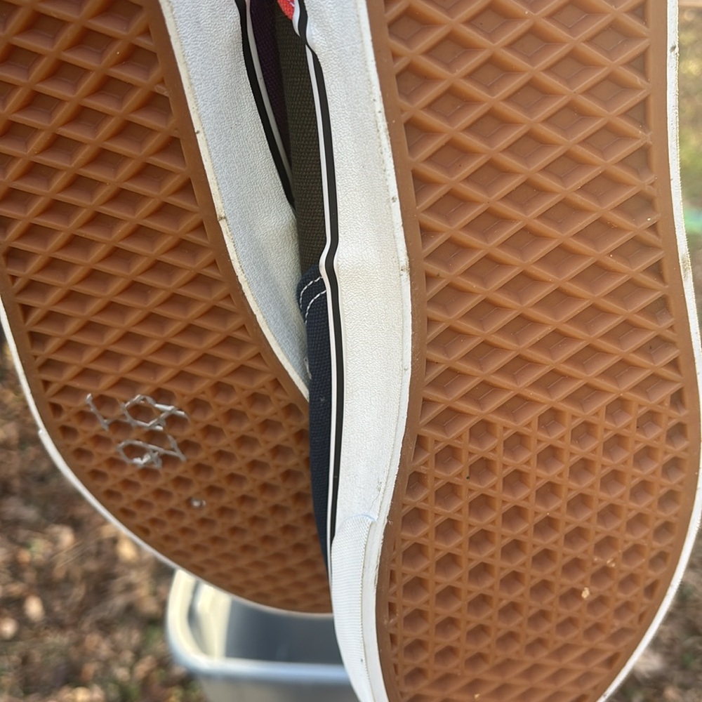 Vans - Picture 3 of 4